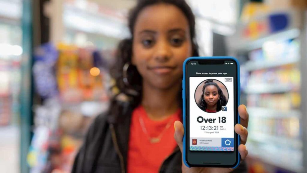 電子身份證在英國實施,以供年輕人在劇院中製作身份文件